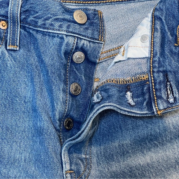 Levi’s Women’s Jean Shorts 501 Premium Denim Button Fly Missing Tags 28 Waist - Picture 3 of 13